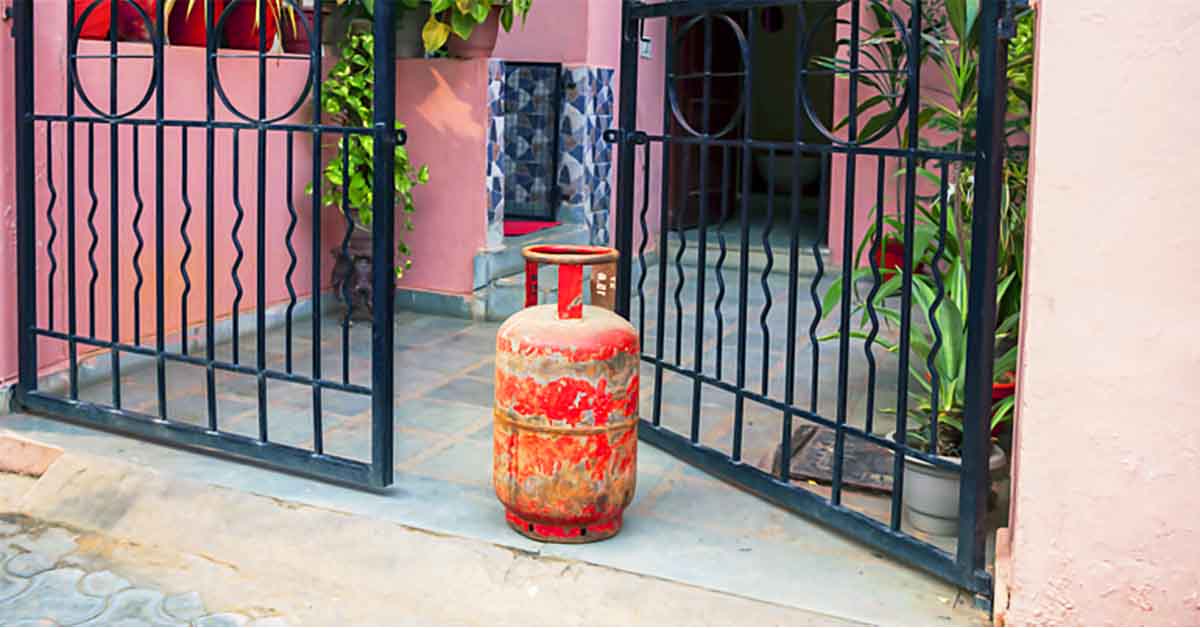 ১২ কেজি সিলিন্ডার গ্যাসে ১ টাকা দাম কমলো